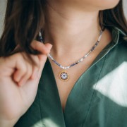 Pendentif rond ajouré 16 mm motif oeil avec résine époxy - Acier inox 316L Doré x1