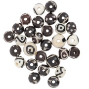 Assortiment de perles rondes aplaties 10mm à 12 mm en os peint - Noir - Blanc x49g