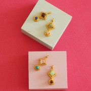 Pendentif ethnique 21x10 mm - Doré à l'or fin - Grenat - lapis lazuli x1