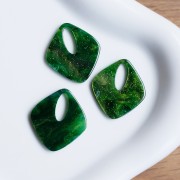 Pendentif losange évidé 28x25 mm en acrylique - Marbré Vert foncé pailleté x1