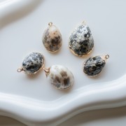 Pendentif coquillage tacheté de 25 à 30 mm avec bordures dorées - Marron Beige x1