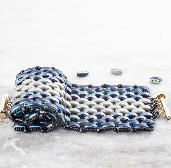 Schéma Bracelet avec Cali beads et Miyuki Delicas Schéma Bracelet avec Cali beads et Miyuki Delicas