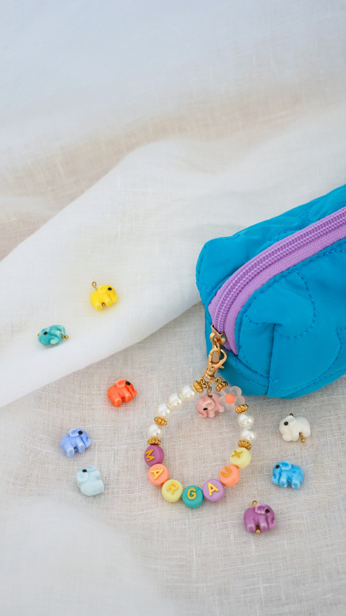 Schéma Porte-clé personnalisé prénom avec des perles lettres Schéma Porte-clé personnalisé prénom avec des perles lettres