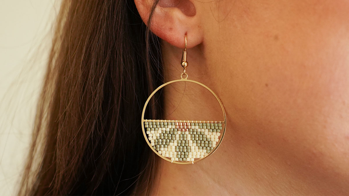 Schéma Boucles d'oreilles demi fleur en tissage Schéma Boucles d'oreilles demi fleur en tissage