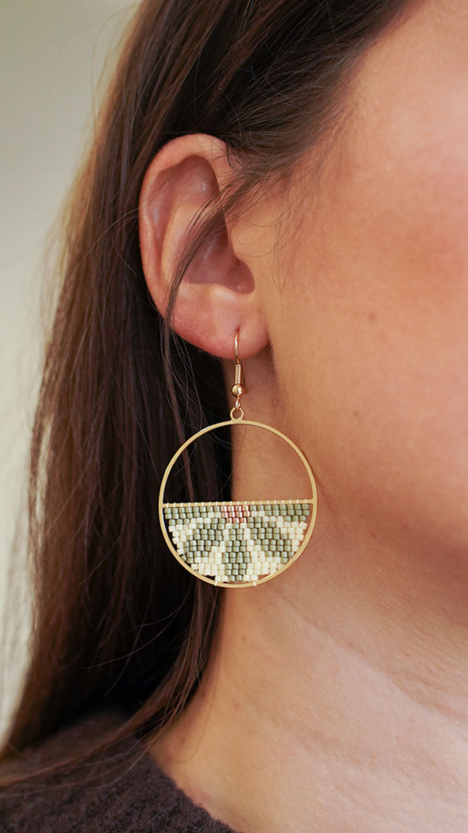 Schéma Boucles d'oreilles demi fleur en tissage Schéma Boucles d'oreilles demi fleur en tissage