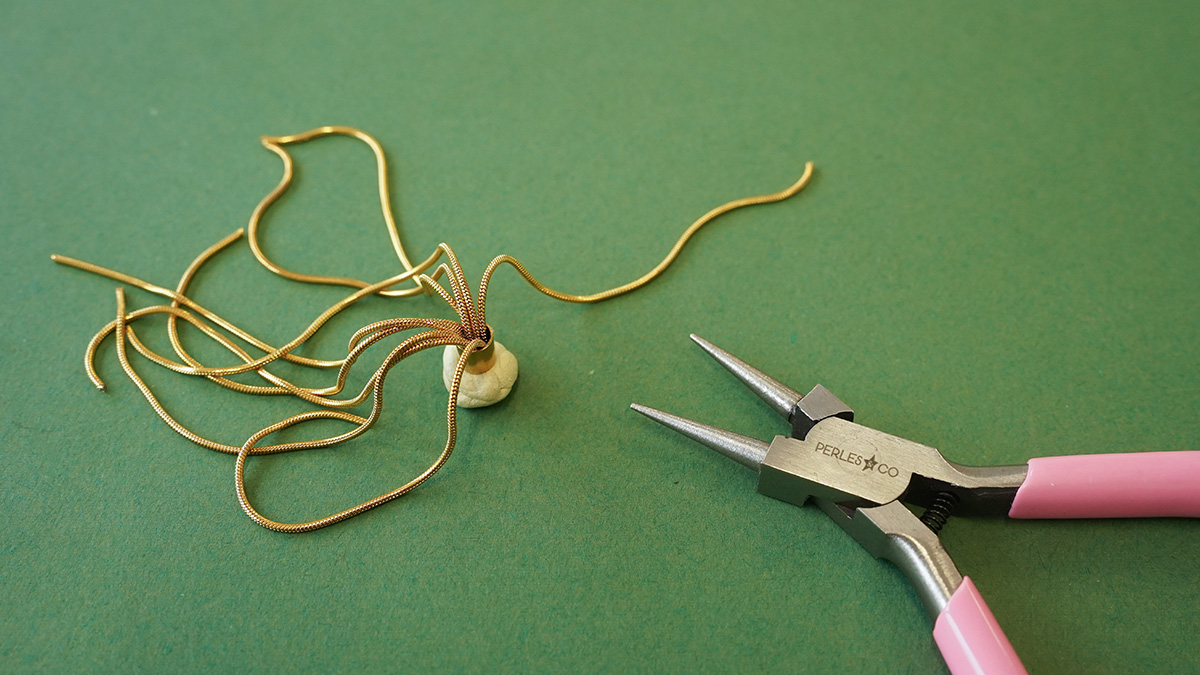 Boucles d'oreilles franges serpentine : Etape 4 Boucles d'oreilles franges serpentine : Etape 4