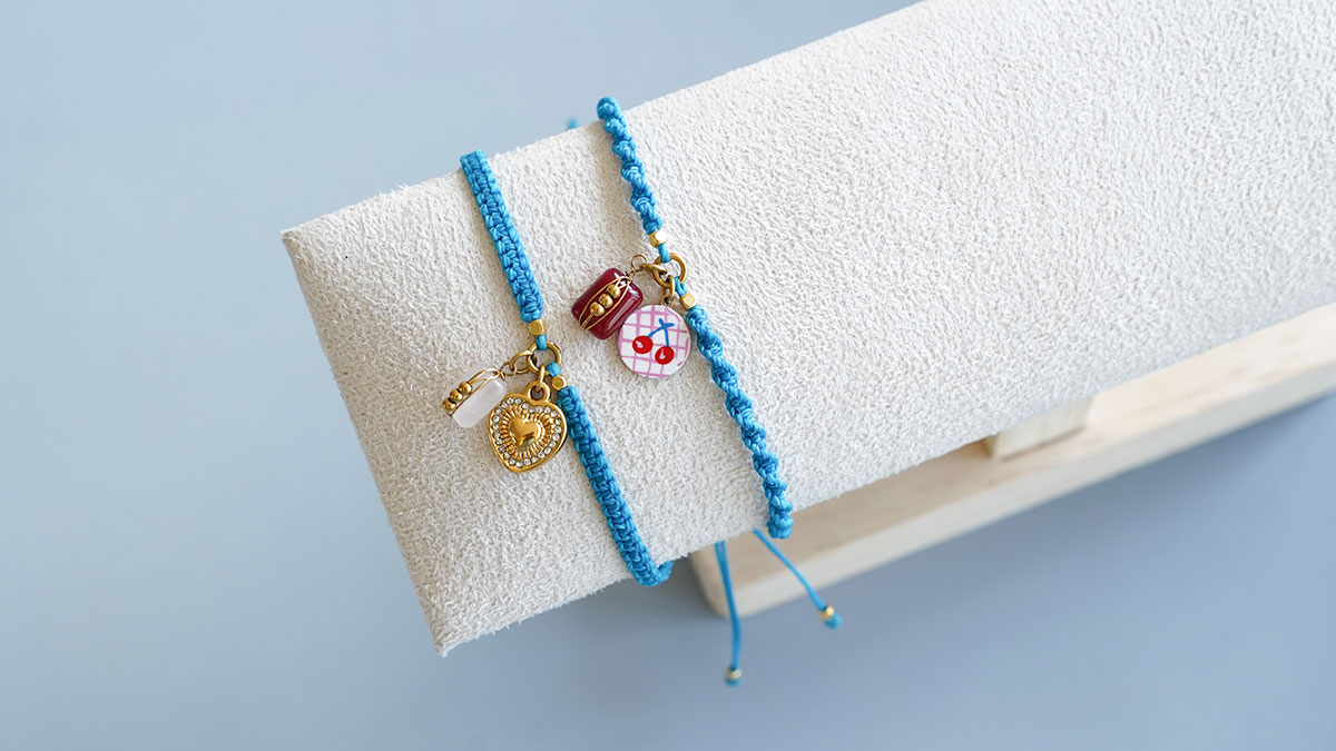 Bracelet micro macramé noeud plat et noeud spirale Bracelet micro macramé noeud plat et noeud spirale