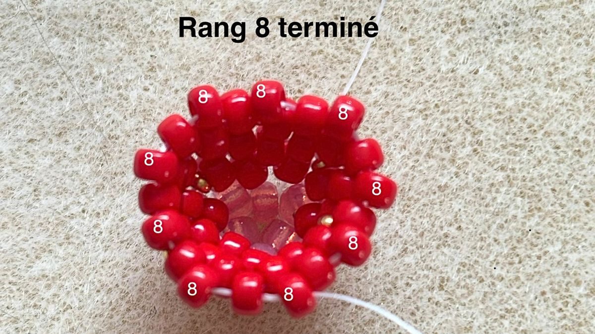 Tissage fraises 3D en peyote circulaire : Etape 5 Tissage fraises 3D en peyote circulaire : Etape 5