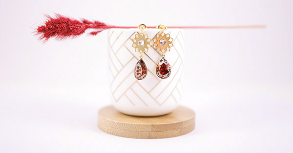 Boucles d'oreilles Cabochon Poire PureCrystal Scarlet Patina Boucles d'oreilles Cabochon Poire PureCrystal Scarlet Patina