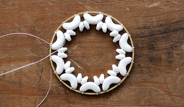 Sautoir Frosted Jungle Super-Khéops et toupies PureCrystal : Etape 2 Sautoir Frosted Jungle Super-Khéops et toupies PureCrystal : Etape 2