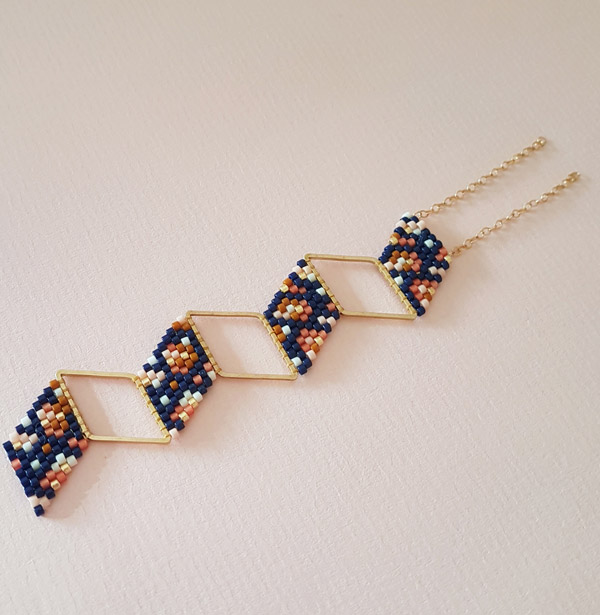 Bracelet losanges en tissage brickstitch par Lili Azalée : Etape 7 Bracelet losanges en tissage brickstitch par Lili Azalée : Etape 7