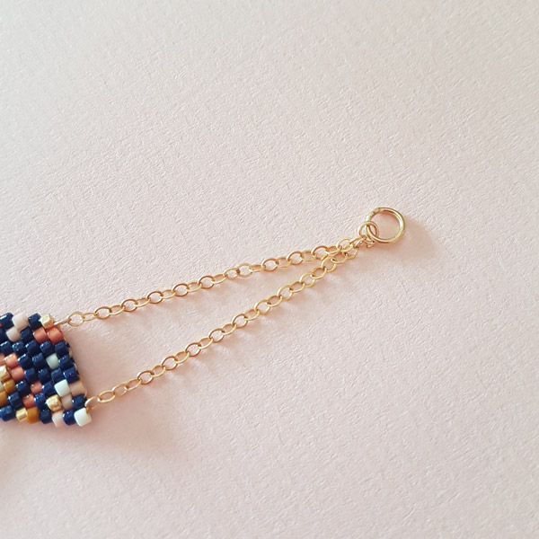 Bracelet losanges en tissage brickstitch par Lili Azalée : Etape 8 Bracelet losanges en tissage brickstitch par Lili Azalée : Etape 8