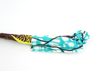 Collier en tissu wax et coquillages cauris pour l'été : Etape 1 Collier en tissu wax et coquillages cauris pour l'été : Etape 1