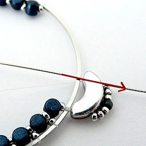 Pendentif Love-You en perles en verre par Puca : Etape 10 Pendentif Love-You en perles en verre par Puca : Etape 10