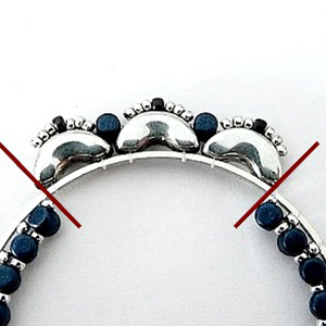 Pendentif Love-You en perles en verre par Puca : Etape 13 Pendentif Love-You en perles en verre par Puca : Etape 13