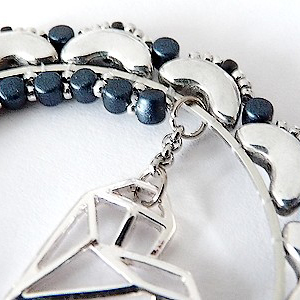 Pendentif Love-You en perles en verre par Puca : Etape 16 Pendentif Love-You en perles en verre par Puca : Etape 16