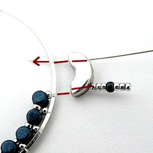 Pendentif Love-You en perles en verre par Puca : Etape 9 Pendentif Love-You en perles en verre par Puca : Etape 9