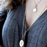 Breloque / Pendentif goutte ajouré effet martelé 18x12 mm Plaqué Or 3 microns x1