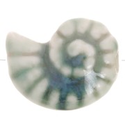 Perle coquillage 20x16 mm en céramique - Vert sauge - Marbré violet x1