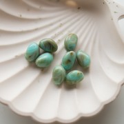 Perles nuggets irréguliers 13.5x9 mm en résine opaque - Turquoise marbré x8