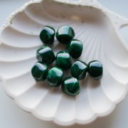 Perles irrégulières 15x14 mm en acrylique - Vert foncé marbré x10