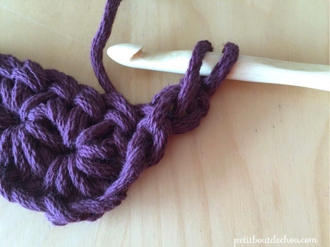 Manique au crochet en point étoile avec du fil coton : Etape 19 Manique au crochet en point étoile avec du fil coton : Etape 19