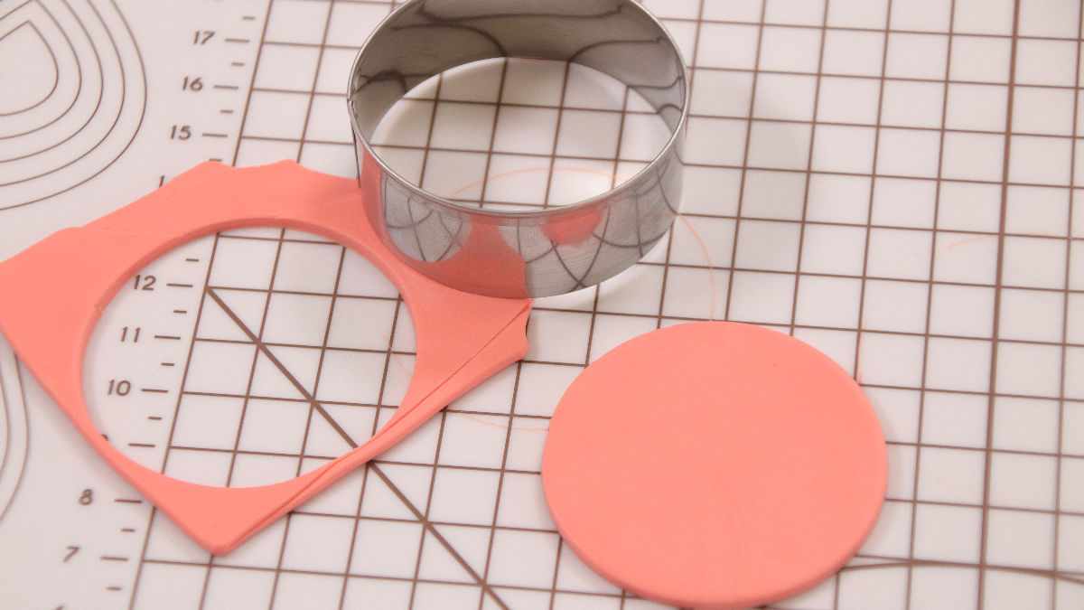 Boucles d'oreilles XL en pâte polymère FIMO effet plissé : Etape 1 Boucles d'oreilles XL en pâte polymère FIMO effet plissé : Etape 1