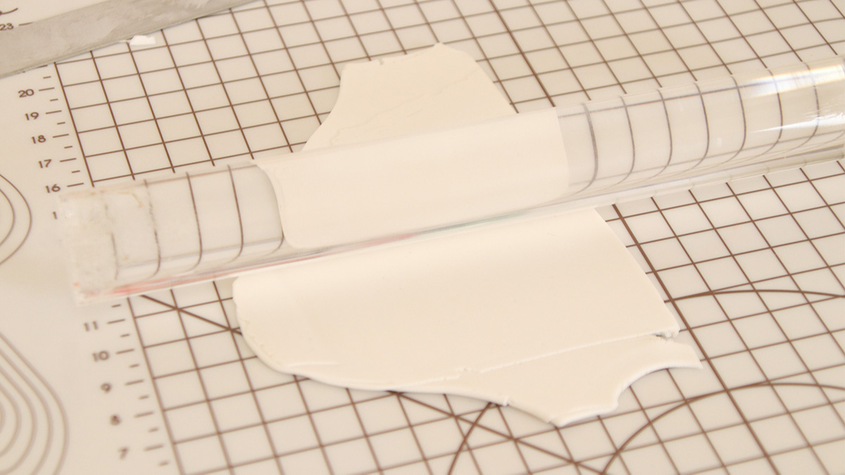 Boucles d'oreilles pâte Fimo avec plaque de texture Moïko : Etape 2 Boucles d'oreilles pâte Fimo avec plaque de texture Moïko : Etape 2