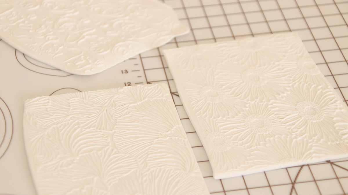 Boucles d'oreilles pâte Fimo avec plaque de texture Moïko : Etape 5 Boucles d'oreilles pâte Fimo avec plaque de texture Moïko : Etape 5