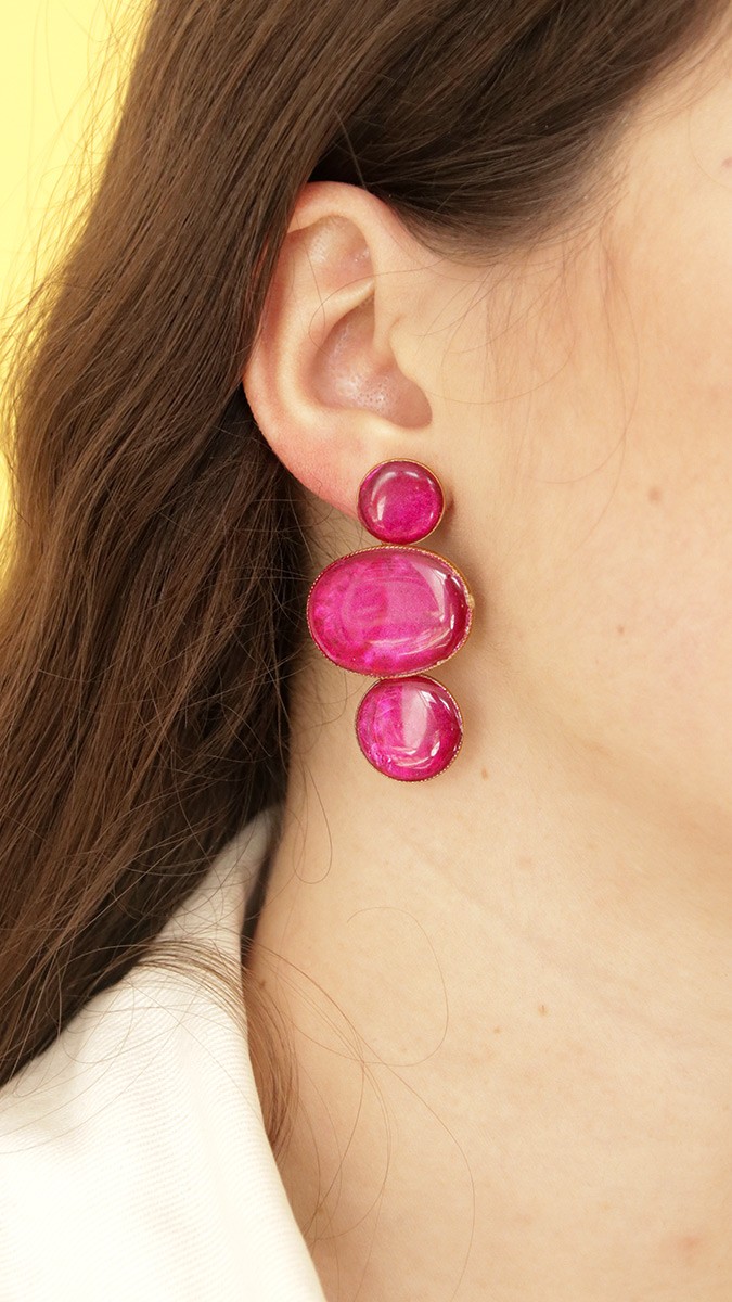 Schéma Boucles d'oreilles pendantes en polymère, encre et résine UV Schéma Boucles d'oreilles pendantes en polymère, encre et résine UV