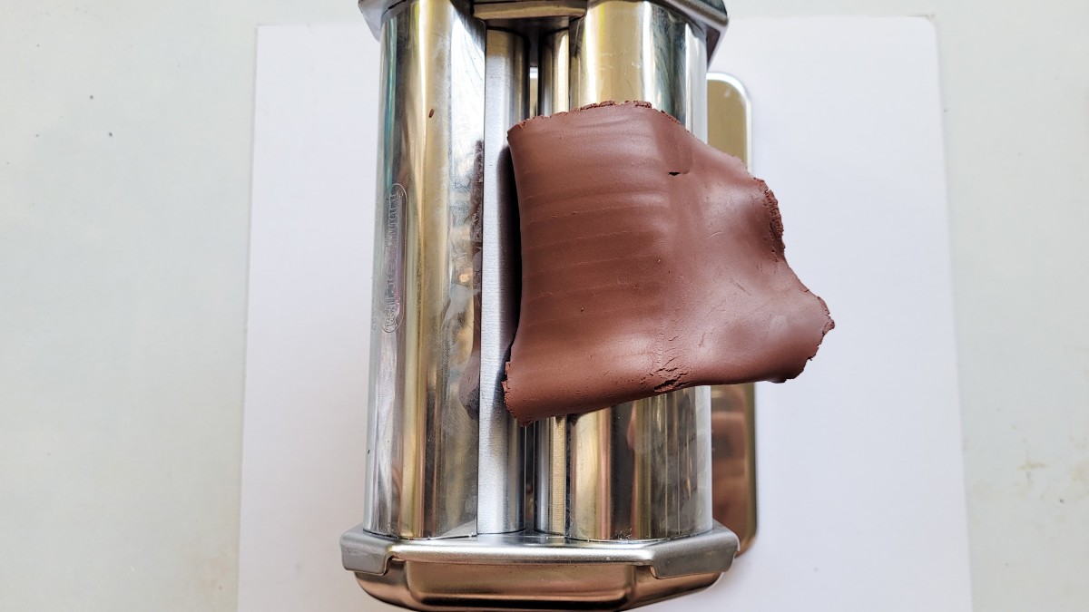 Boucles d’oreilles fleurs dorées en pâte polymère : Etape 3 Boucles d’oreilles fleurs dorées en pâte polymère : Etape 3