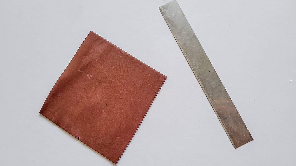 Boucles d’oreilles fleurs dorées en pâte polymère : Etape 4 Boucles d’oreilles fleurs dorées en pâte polymère : Etape 4