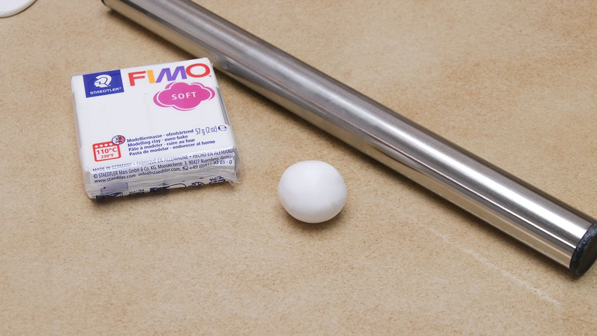 Boucles d'oreilles en pâte polymère avec feuille de transfert : Etape 1 Boucles d'oreilles en pâte polymère avec feuille de transfert : Etape 1