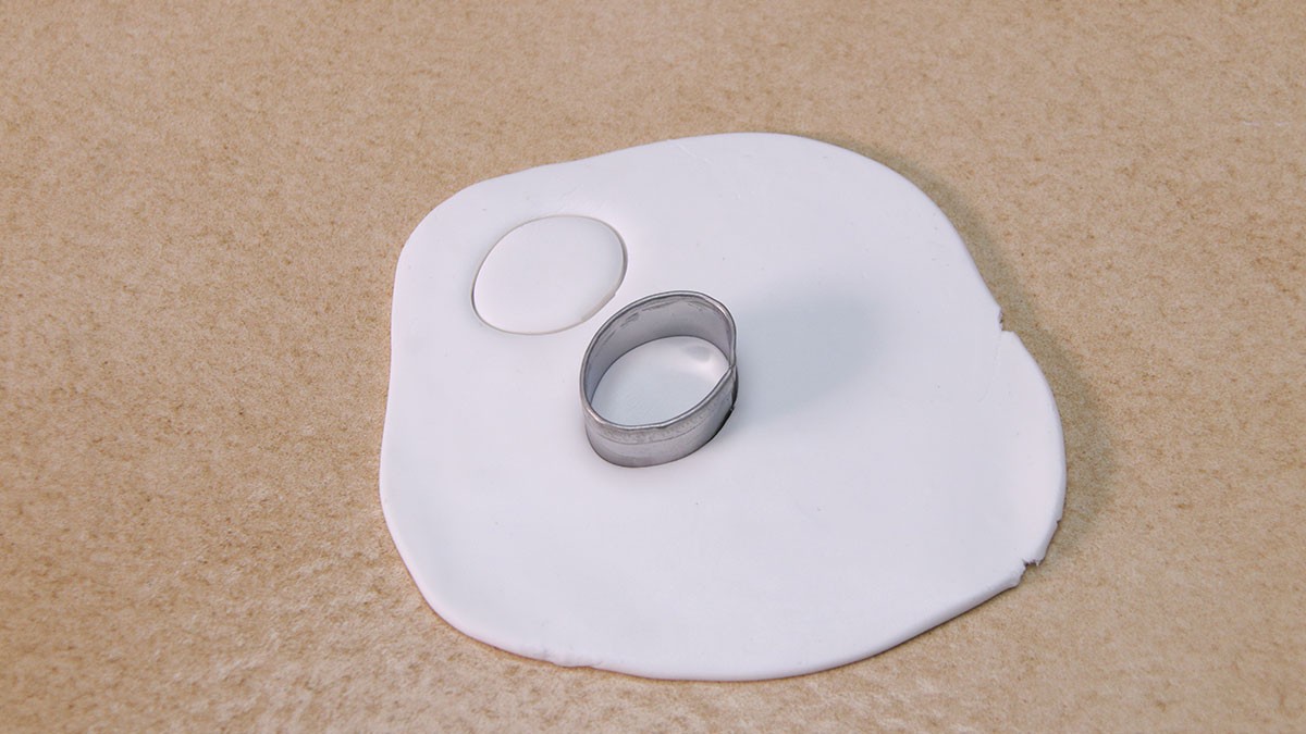 Boucles d'oreilles en pâte polymère avec feuille de transfert : Etape 3 Boucles d'oreilles en pâte polymère avec feuille de transfert : Etape 3