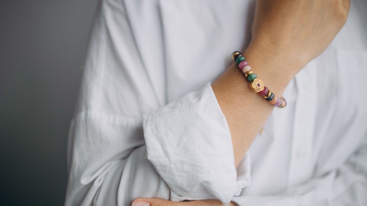 Bracelet en pierres naturelles et perle fleur Bracelet en pierres naturelles et perle fleur