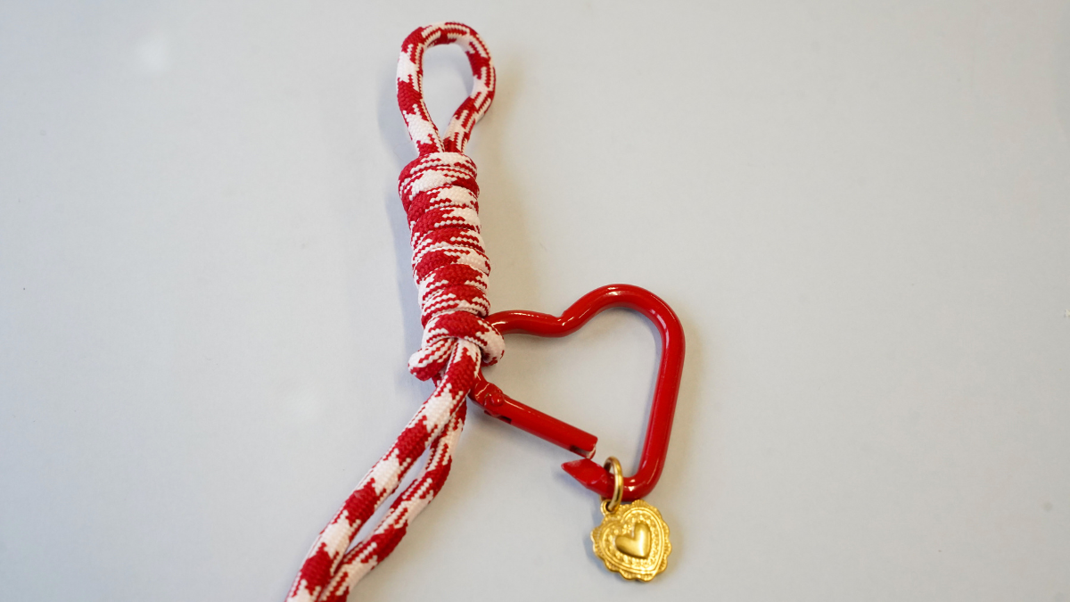 Bijou de sac Saint-Valentin : une idée DIY facile à faire : Etape 2 Bijou de sac Saint-Valentin : une idée DIY facile à faire : Etape 2