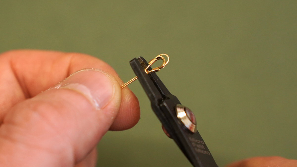 DIY Collier perles, fermoir et pendentif cœur en acier inoxydable : Etape 3 DIY Collier perles, fermoir et pendentif cœur en acier inoxydable : Etape 3