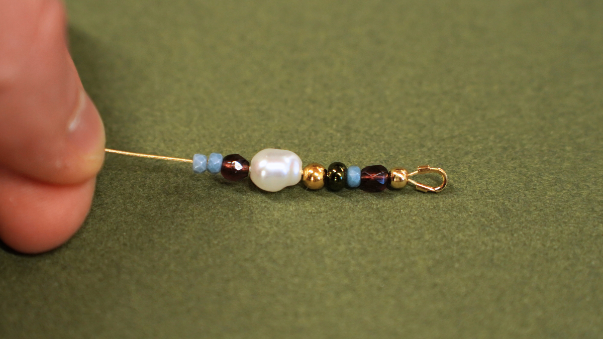 DIY Collier perles, fermoir et pendentif cœur en acier inoxydable : Etape 5 DIY Collier perles, fermoir et pendentif cœur en acier inoxydable : Etape 5