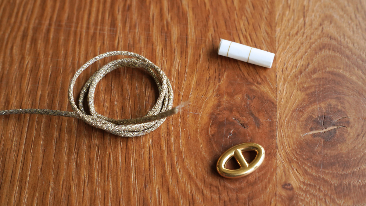 Duo de bracelets cordon et maille marine : Etape 2 Duo de bracelets cordon et maille marine : Etape 2