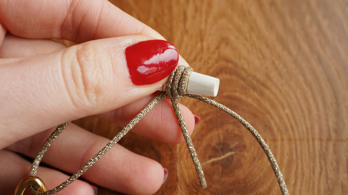 Duo de bracelets cordon et maille marine : Etape 4 Duo de bracelets cordon et maille marine : Etape 4