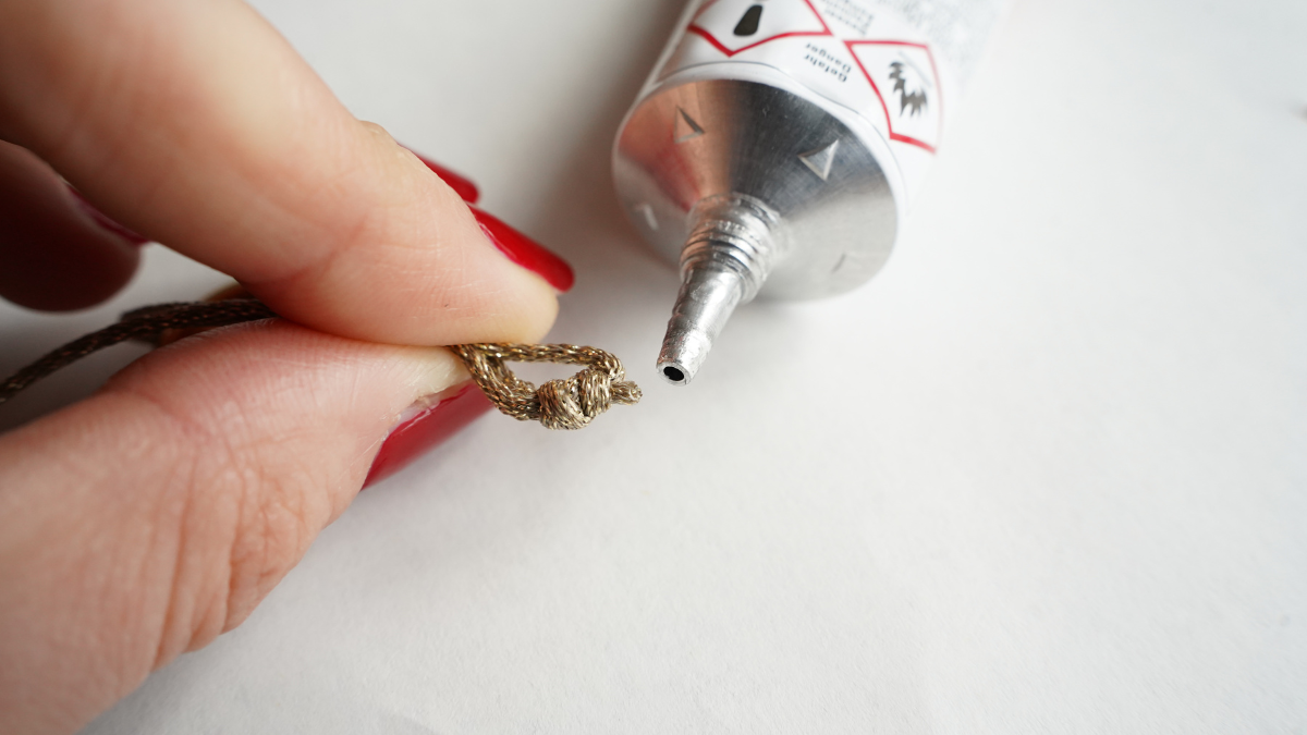 Duo de bracelets cordon et maille marine : Etape 7 Duo de bracelets cordon et maille marine : Etape 7