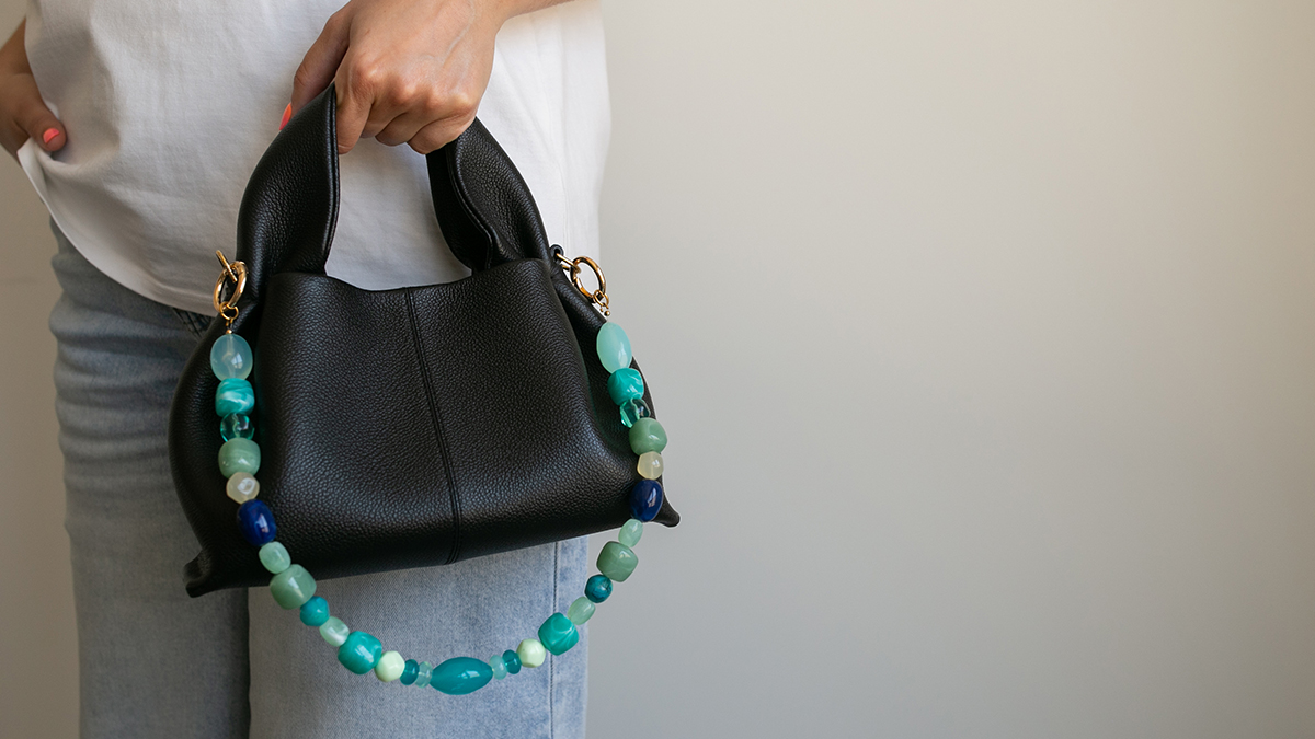 Tuto DIY : réaliser une anse de sac avec des perles en résine Tuto DIY : réaliser une anse de sac avec des perles en résine